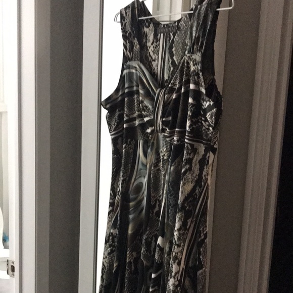 Dress - Picture 2 of 6